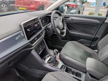 Used Volkswagen T-Roc 2022 for sale - 77812683: Photo