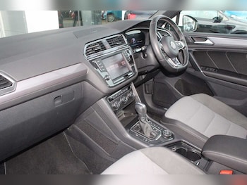 Used Volkswagen Tiguan 2016 for sale - 76774689: Photo