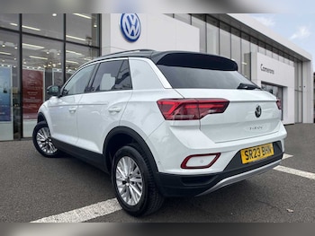 Used Volkswagen T-Roc 2023 for sale - 76675725: Photo