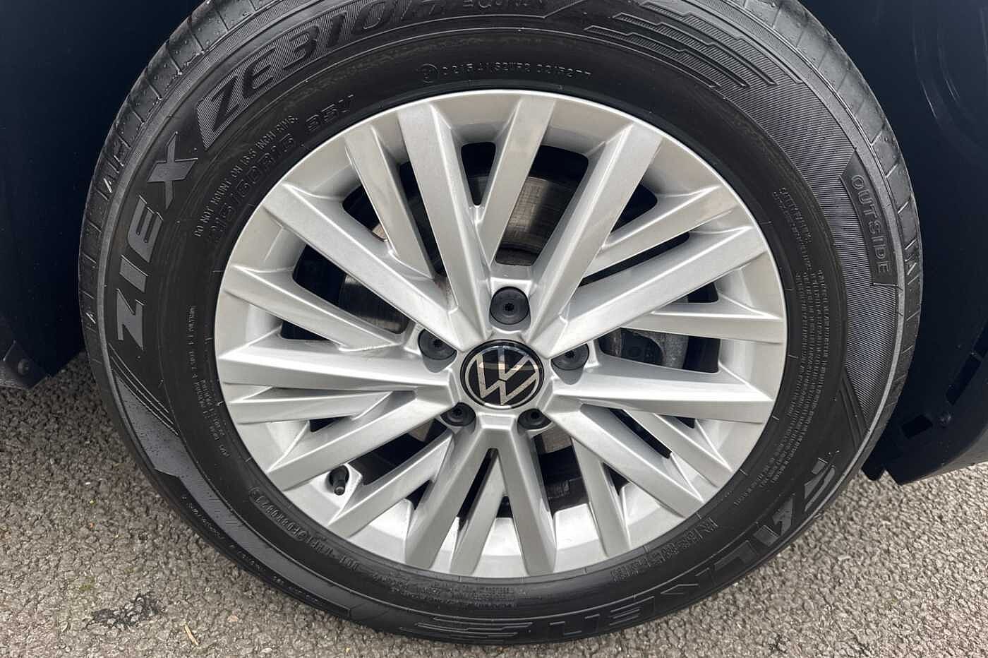 Used Volkswagen T-Roc 2023 for sale - 76675725: Photo 5