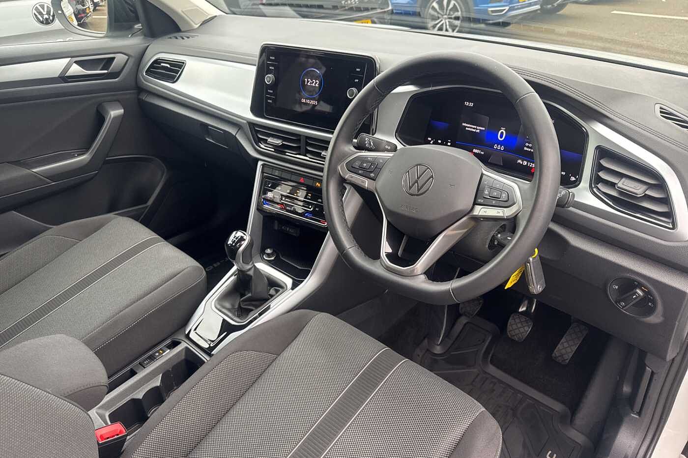 Used Volkswagen T-Roc 2023 for sale - 76675725: Photo 6