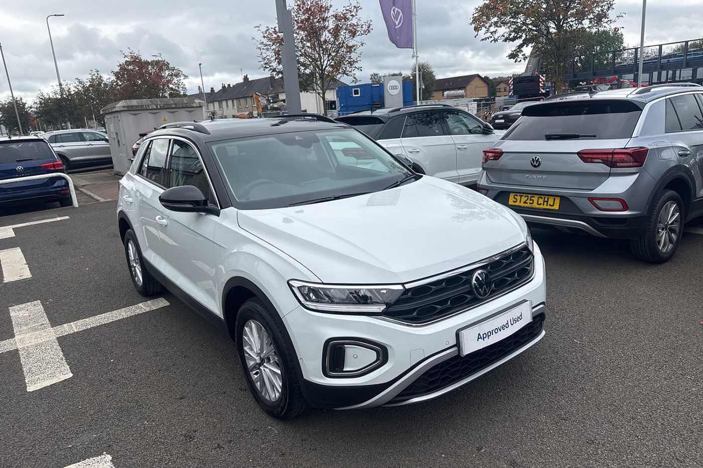 Used Volkswagen T-Roc 2023 for sale - 76675725: Photo 8