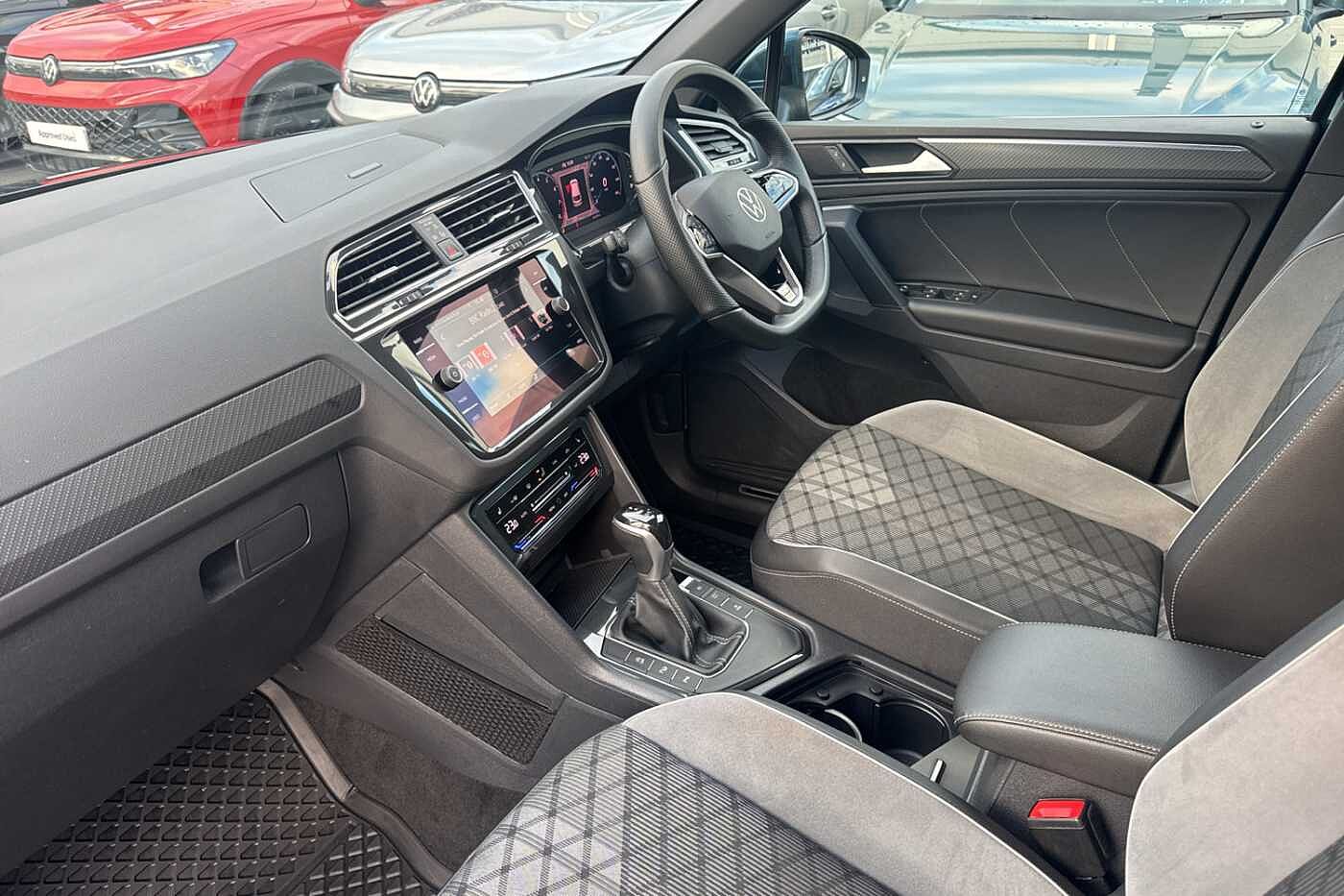 Used Volkswagen Tiguan 2021 for sale - 76674603: Photo 2