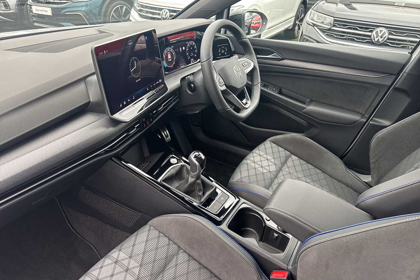 Used Volkswagen Golf 2025 for sale - 76679208: Photo 2