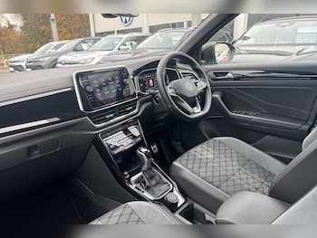 Used Volkswagen T-Roc 2022 for sale - 76675334: Photo