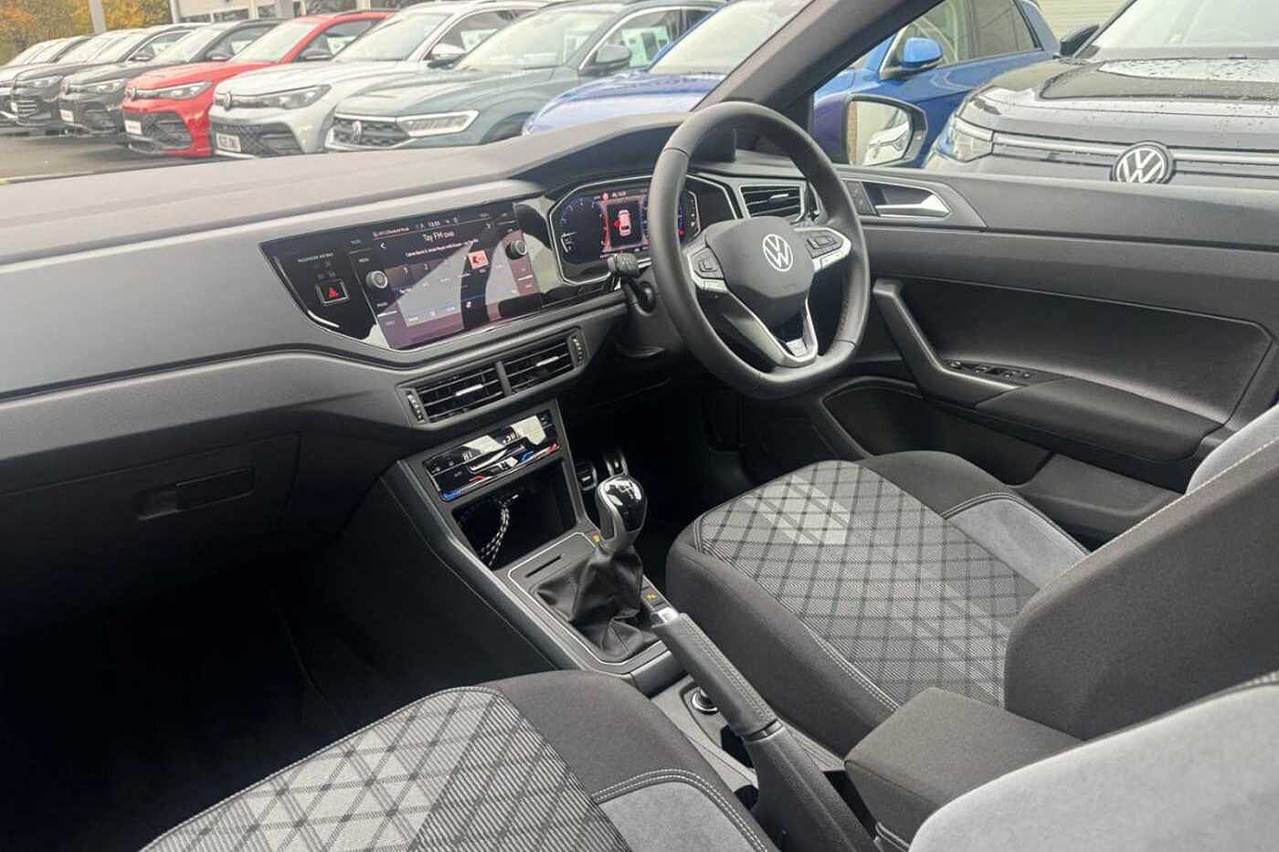 Used Volkswagen Polo 2024 for sale - 76677812: Photo 2