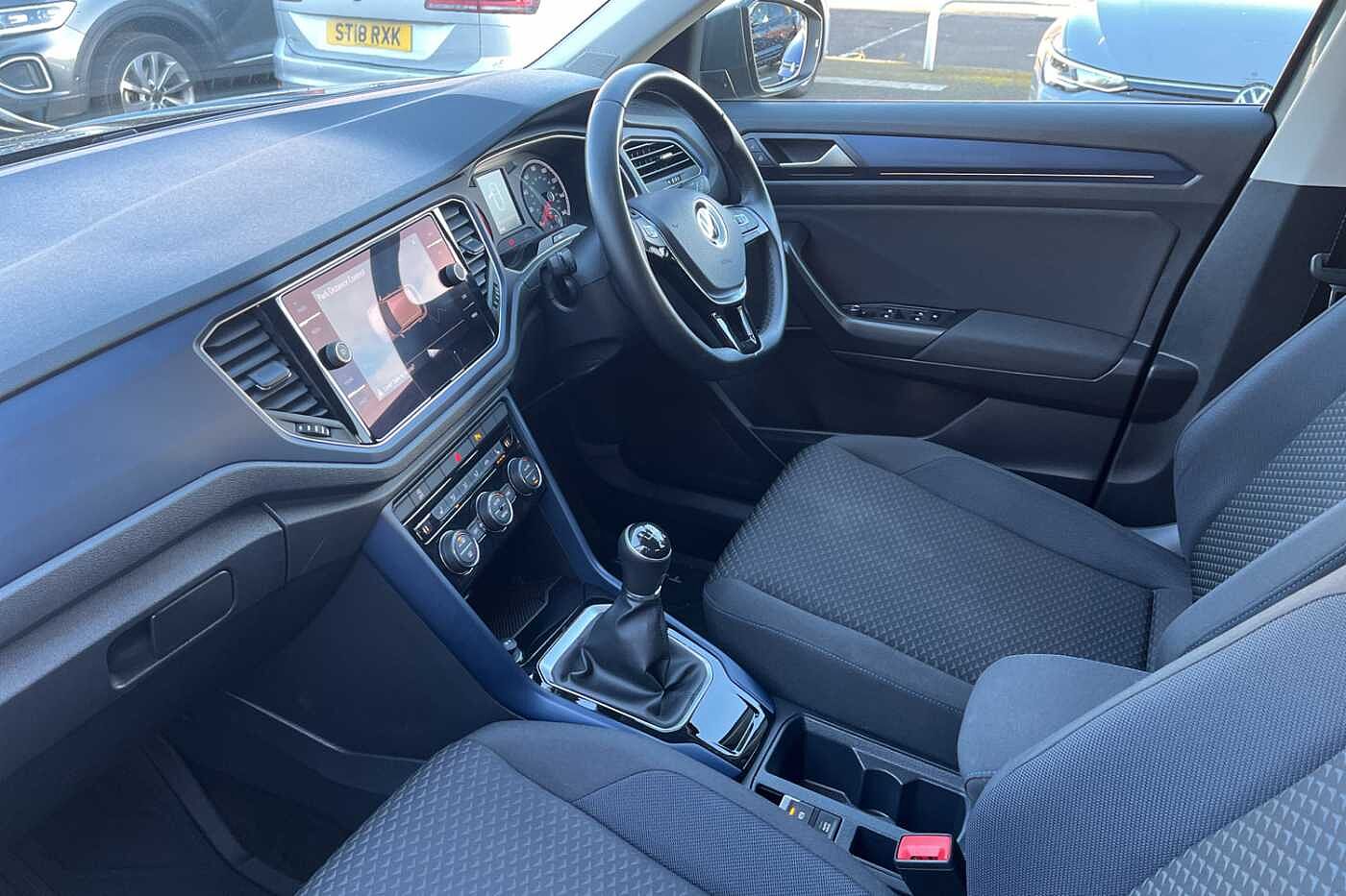 Used Volkswagen T-Roc 2021 for sale - 76681007: Photo 2