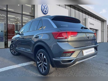 Used Volkswagen T-Roc 2021 for sale - 76681007: Photo
