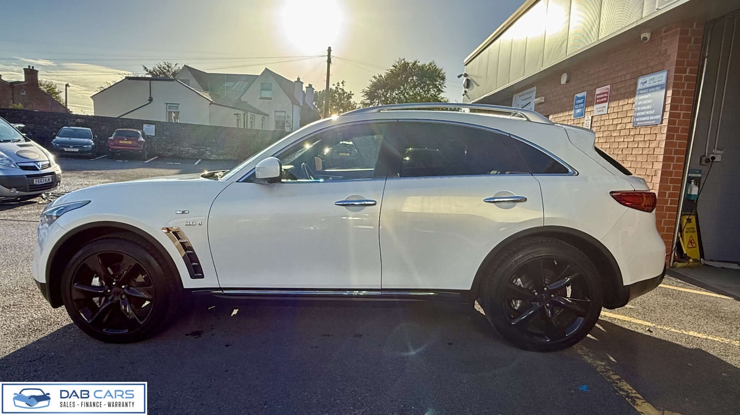 Used Infiniti QX70 2014 for sale - 76184927: Photo 5