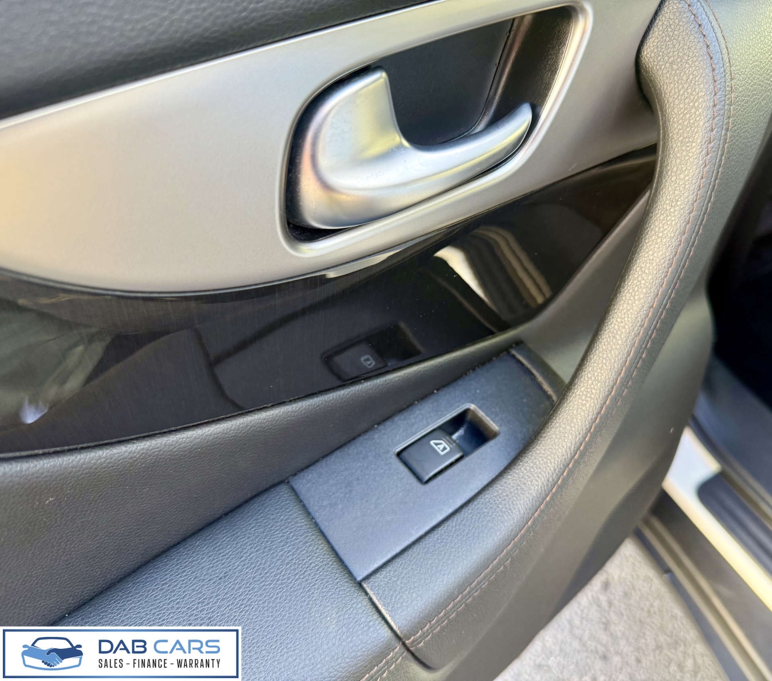 Used Infiniti QX70 2014 for sale - 76184927: Photo 76