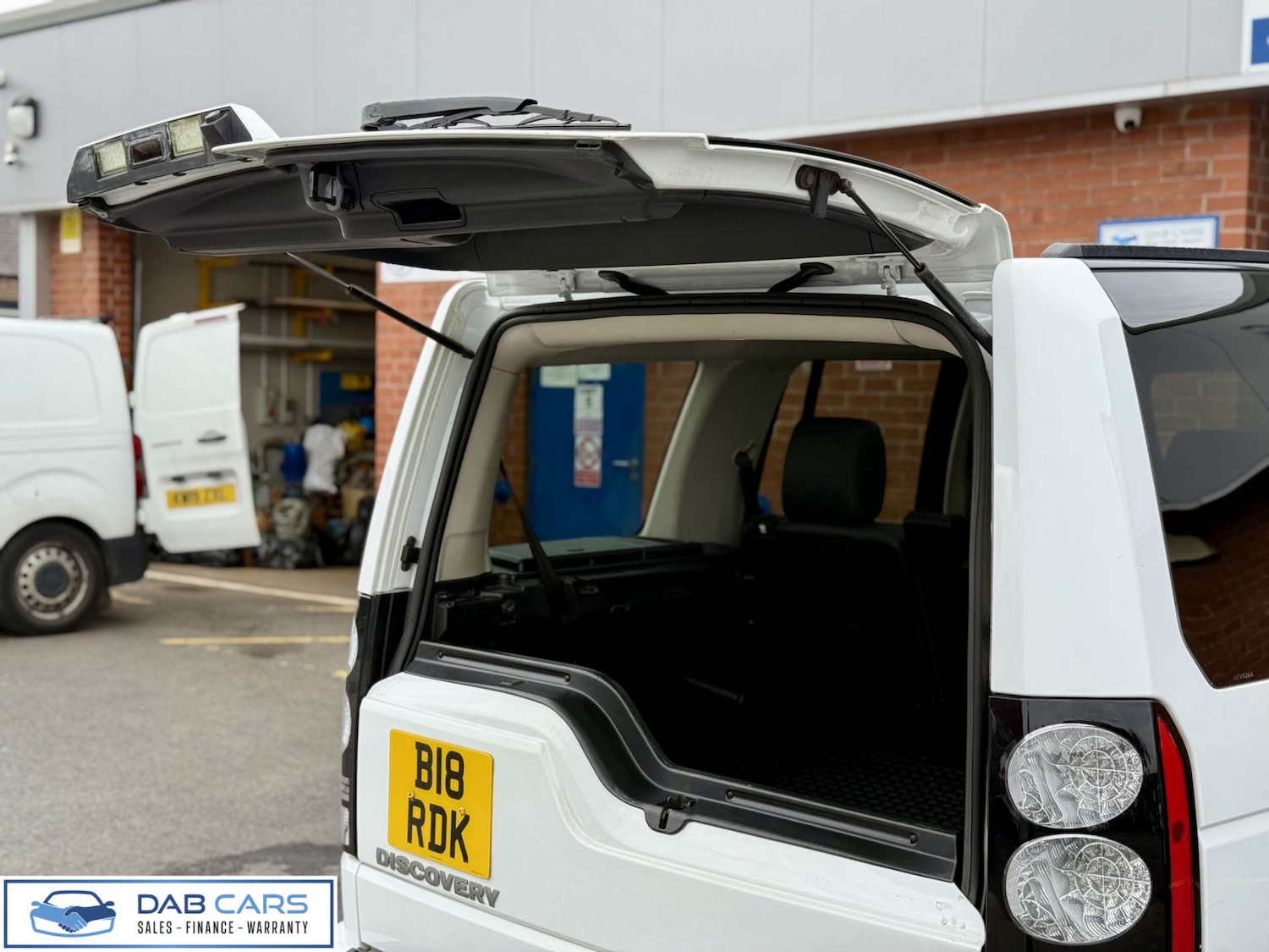 Used Land Rover Discovery 2014 for sale - 76182585: Photo 49