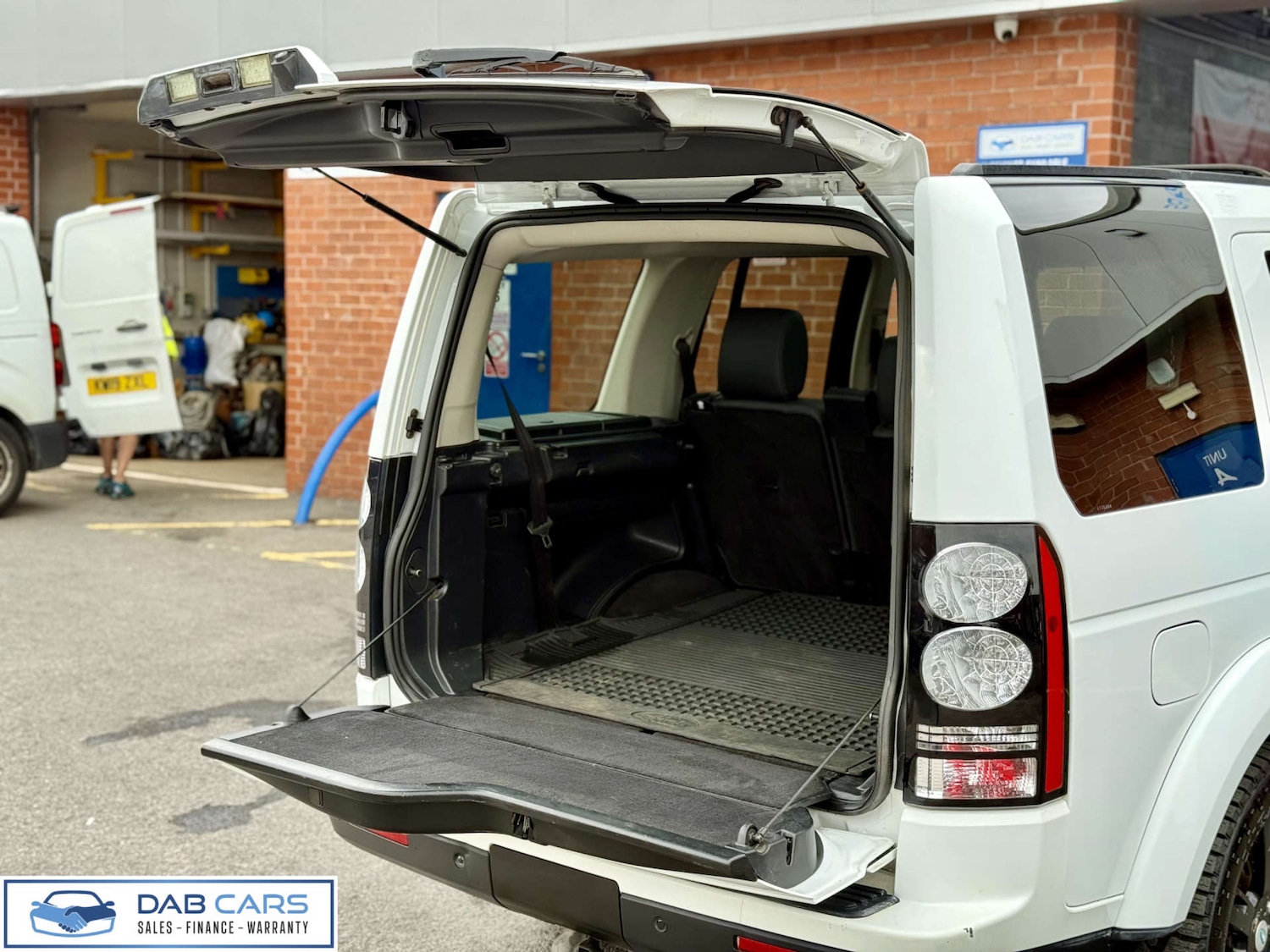 Used Land Rover Discovery 2014 for sale - 76182585: Photo 50