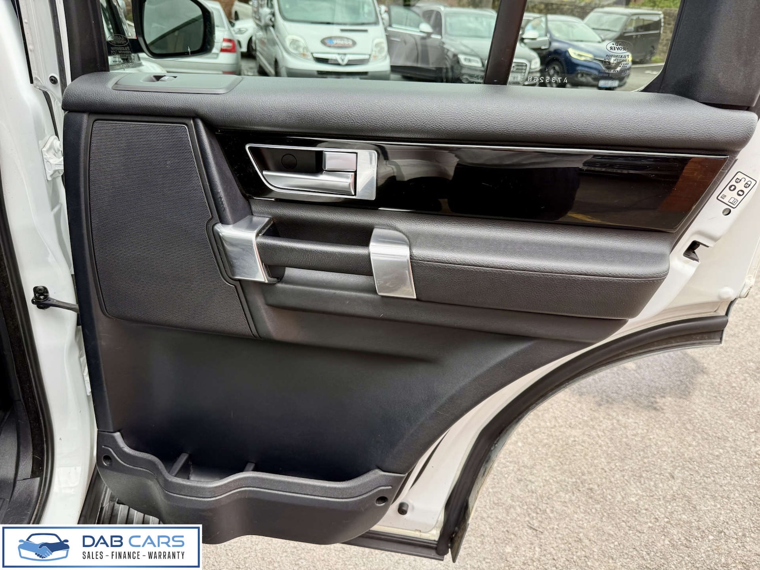 Used Land Rover Discovery 2014 for sale - 76182585: Photo 69