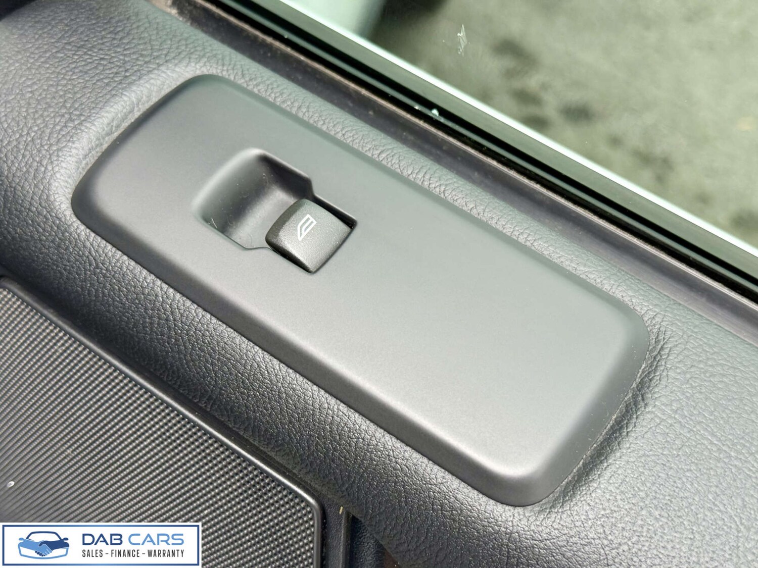 Used Land Rover Discovery 2014 for sale - 76182585: Photo 70