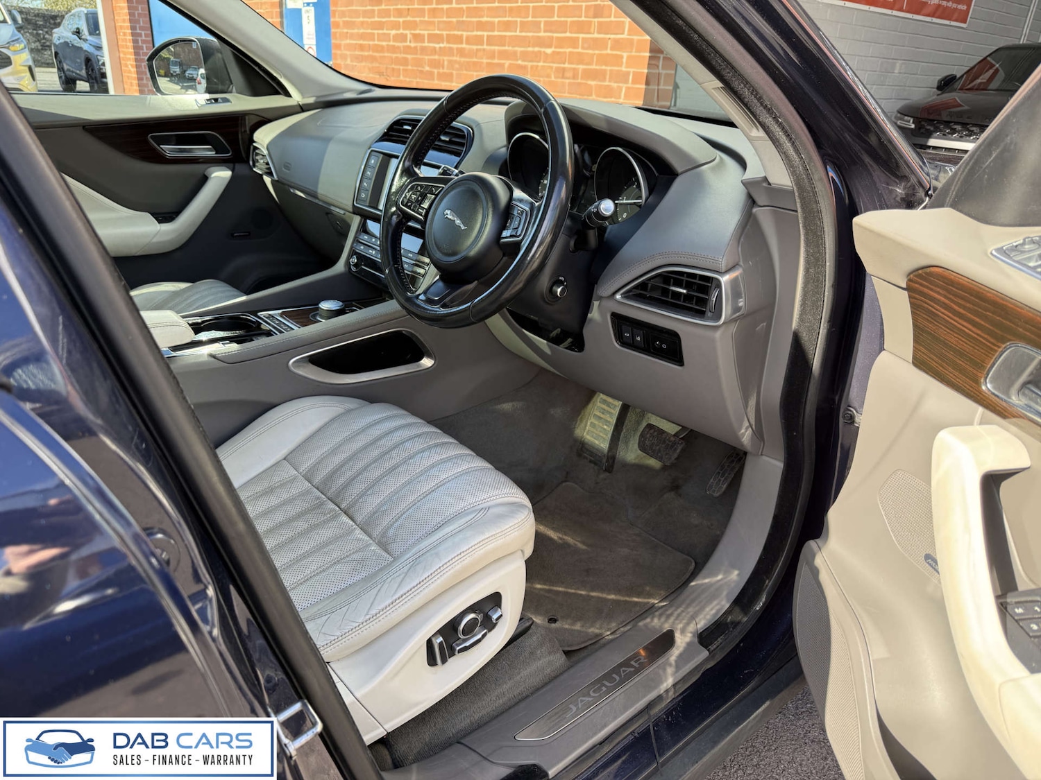 Used Jaguar F-Pace 2016 for sale - 77735058: Photo 32