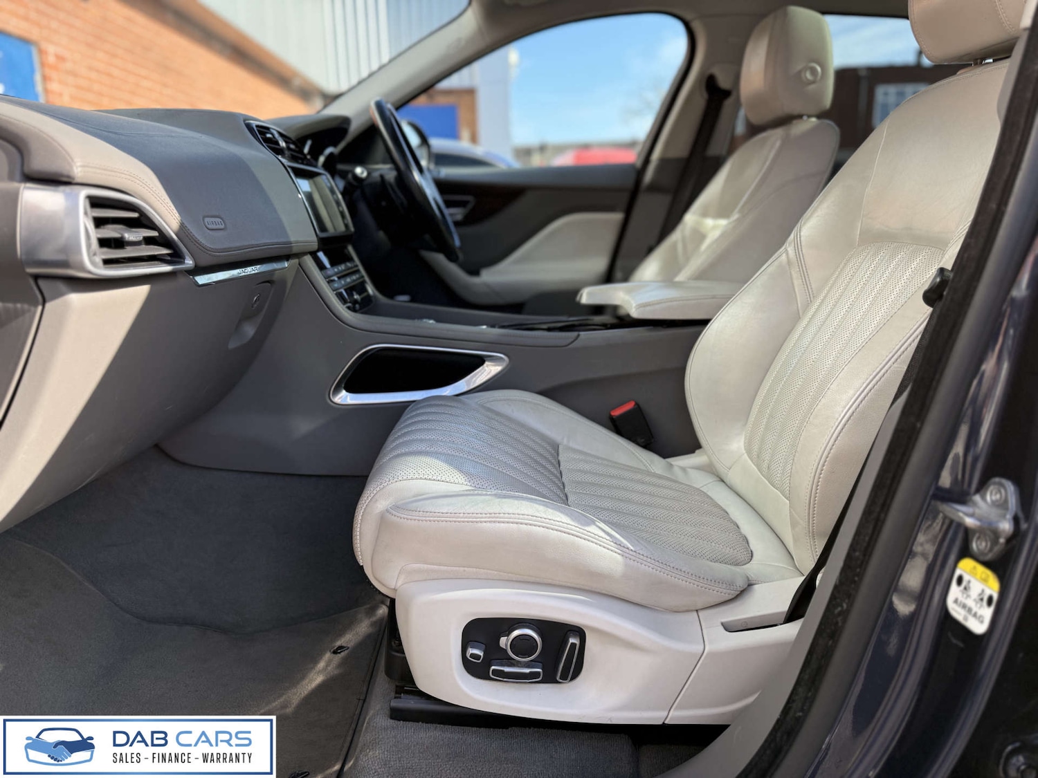 Used Jaguar F-Pace 2016 for sale - 77735058: Photo 38