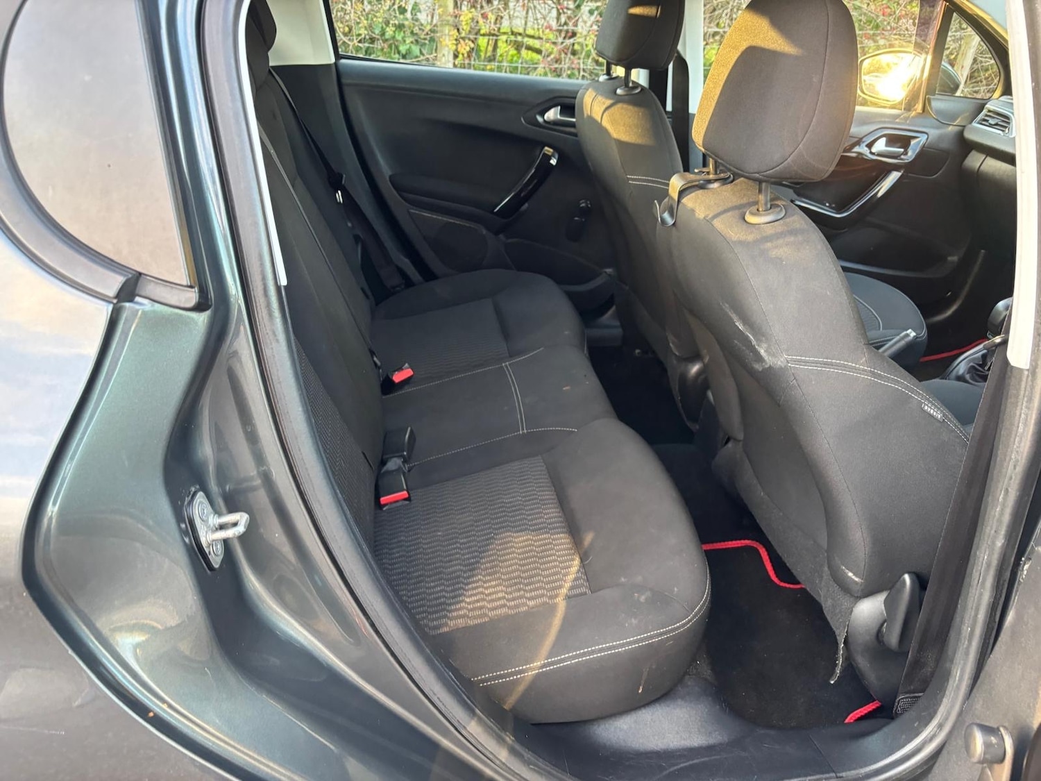 Used Peugeot 208 2017 for sale - 76698940: Photo 12