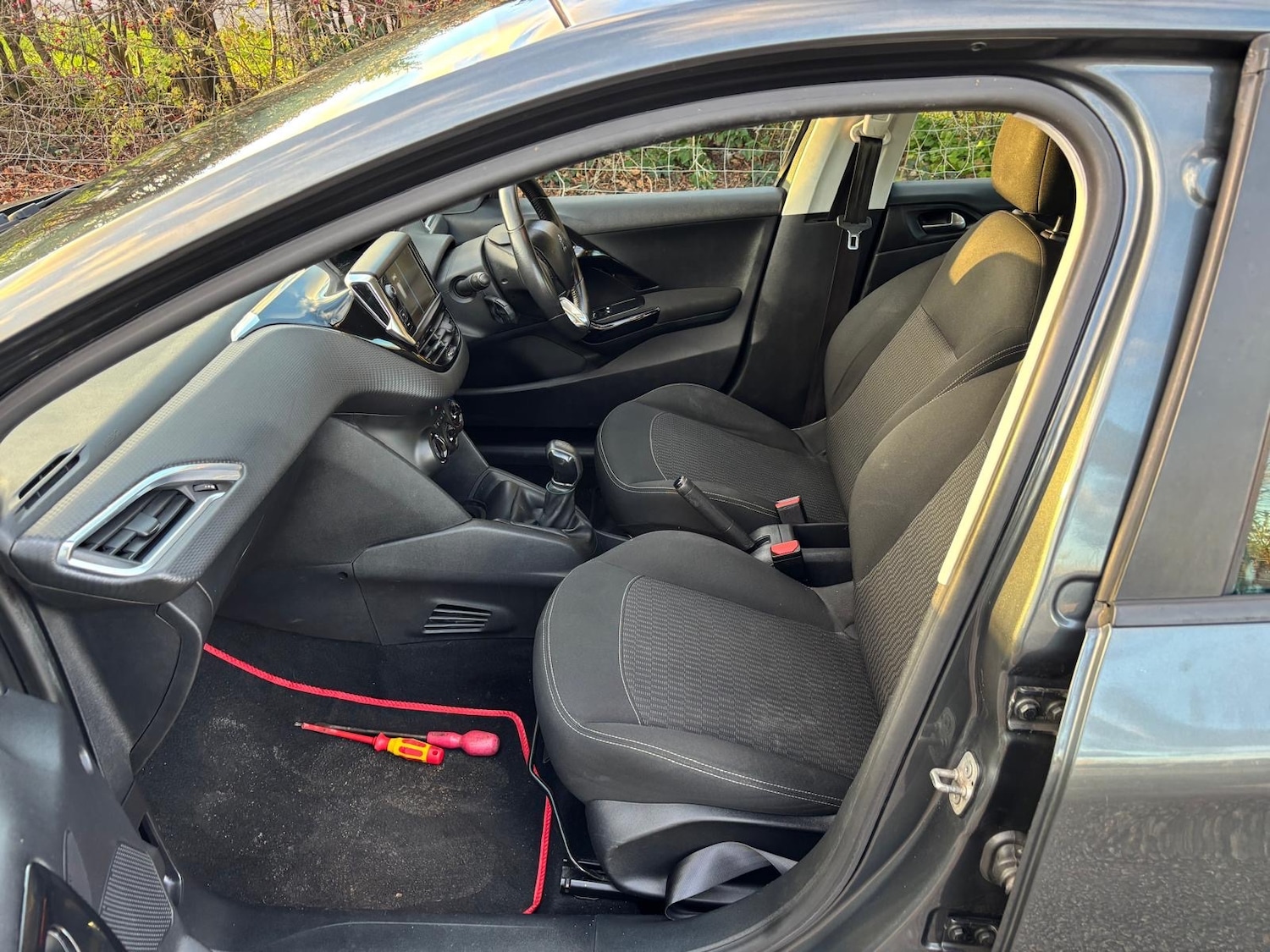 Used Peugeot 208 2017 for sale - 76698940: Photo 4