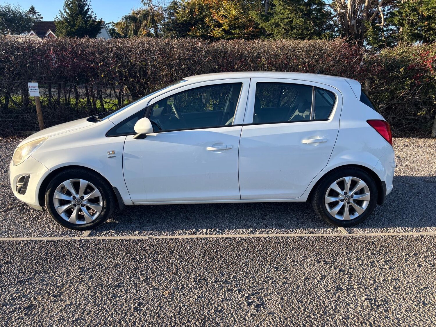 Used Vauxhall Corsa 2012 for sale - 76603303: Photo 2