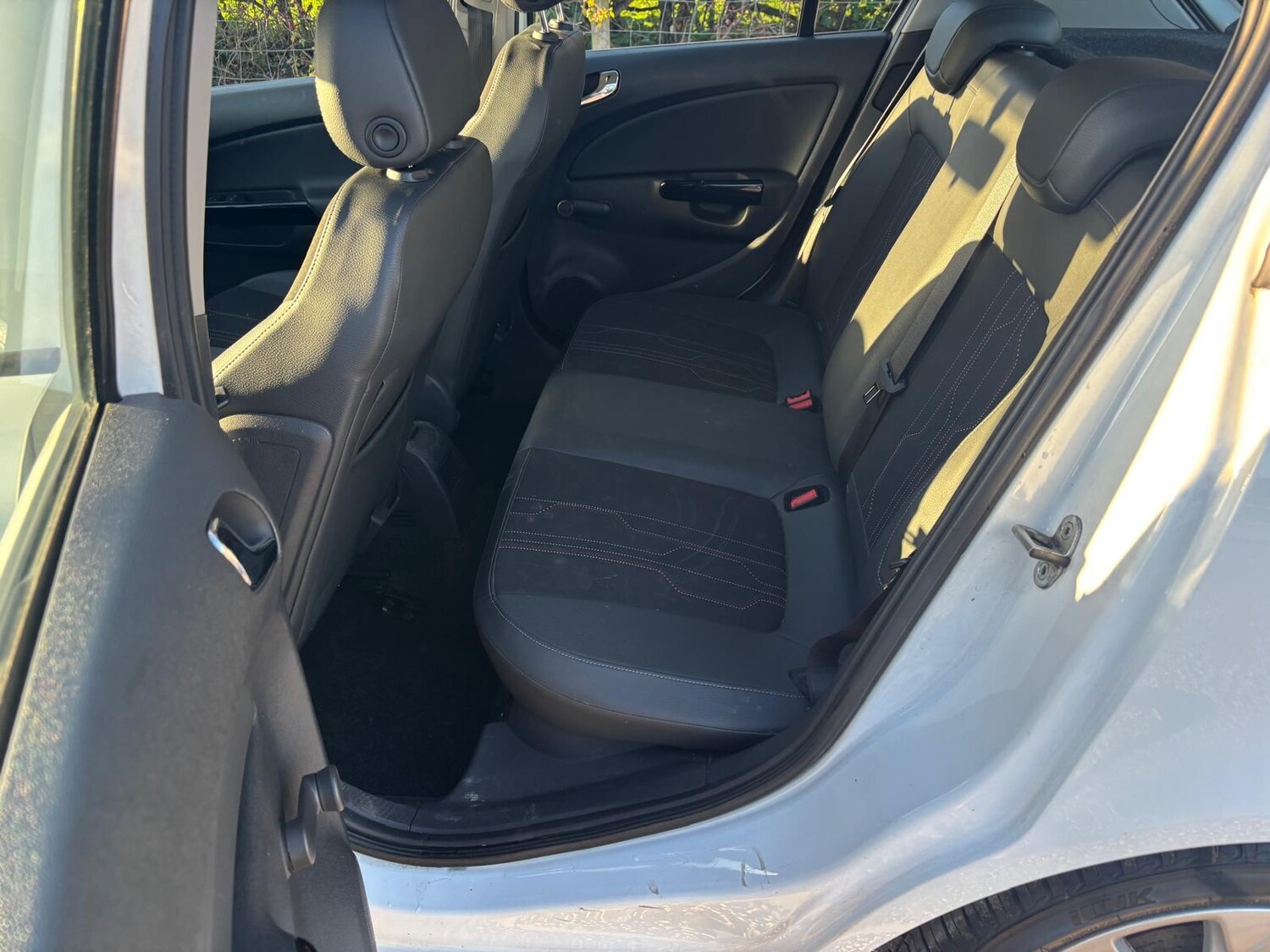 Used Vauxhall Corsa 2012 for sale - 76603303: Photo 5