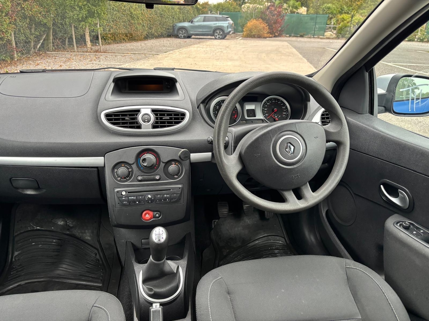 Used Renault Clio 2010 for sale - 76273128: Photo 14