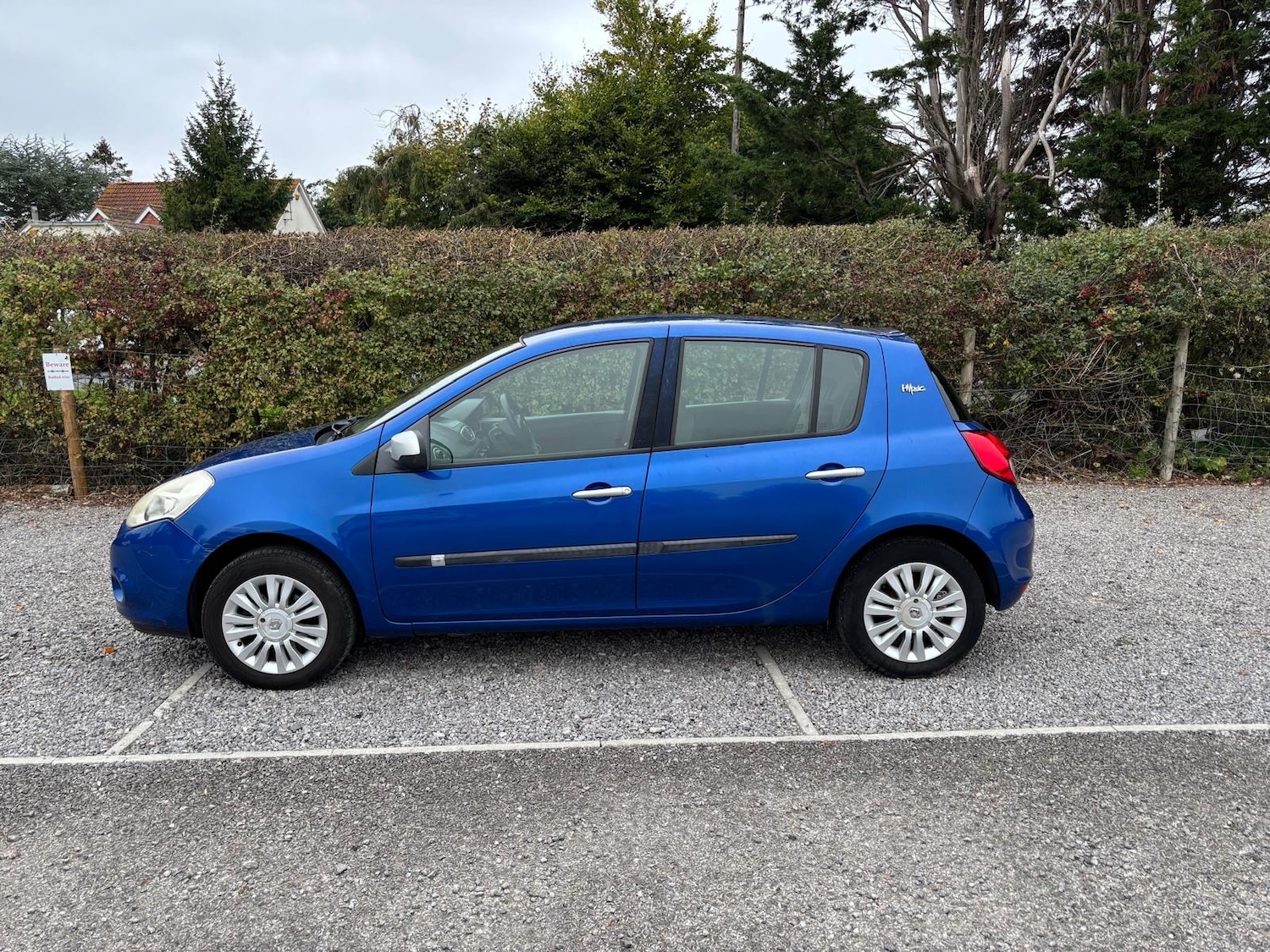 Used Renault Clio 2010 for sale - 76273128: Photo 2