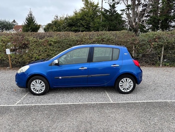 Used Renault Clio 2010 for sale - 76273128: Photo