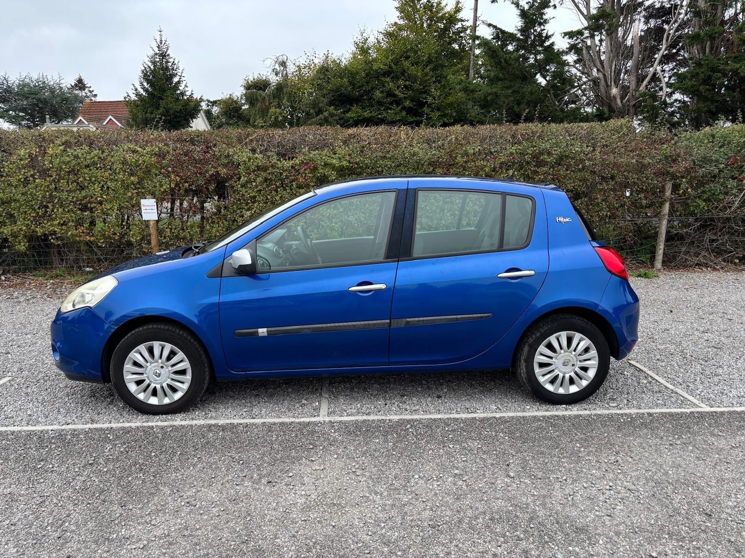 Used Renault Clio 2010 for sale - 76273128: Photo 3