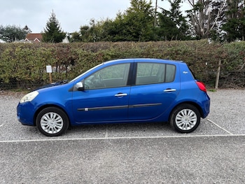 Used Renault Clio 2010 for sale - 76273128: Photo