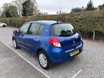 Used Renault Clio 2010 for sale - 76273128: Photo