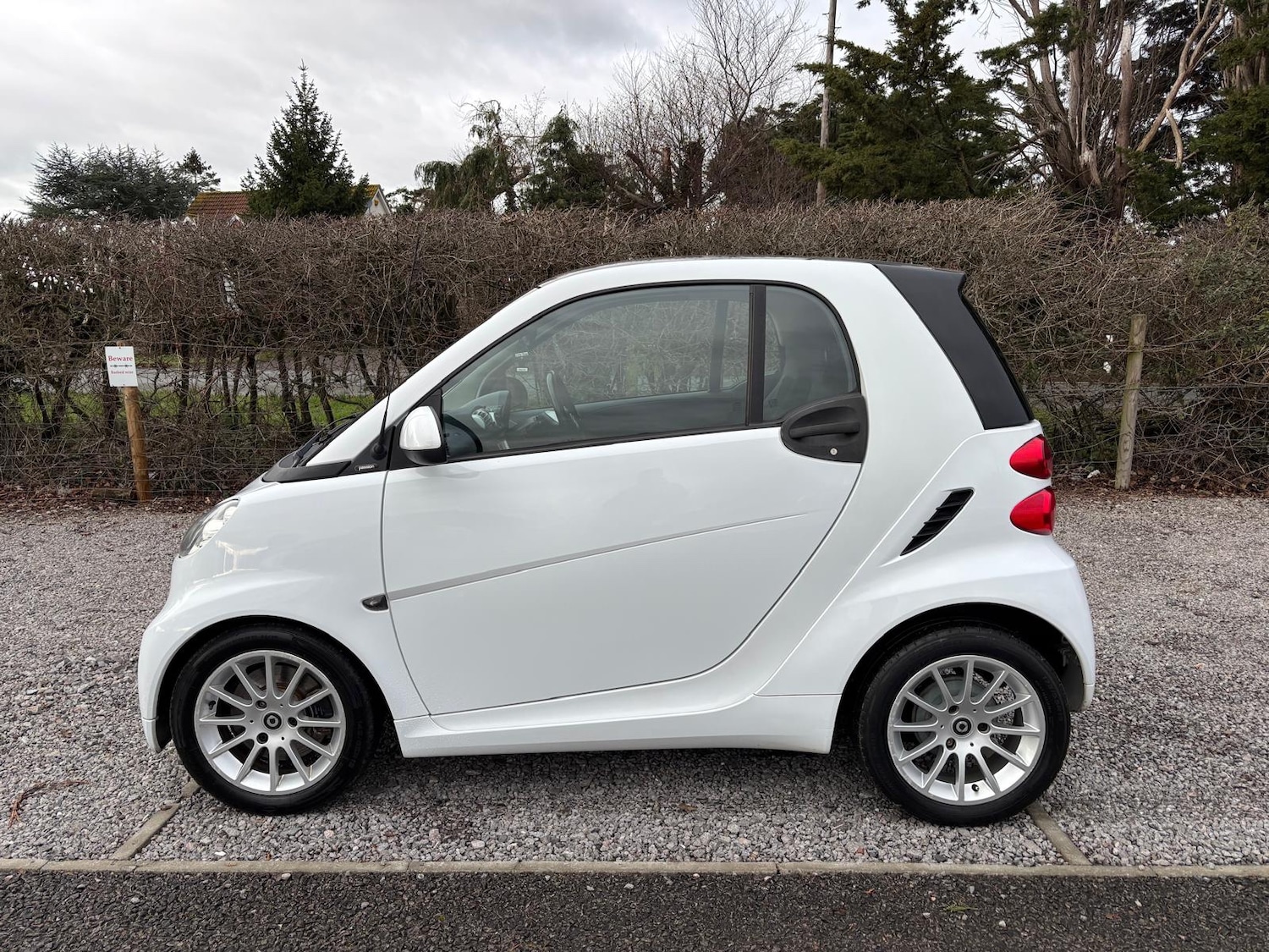 Used smart fortwo 2011 for sale - 77148949: Photo 2