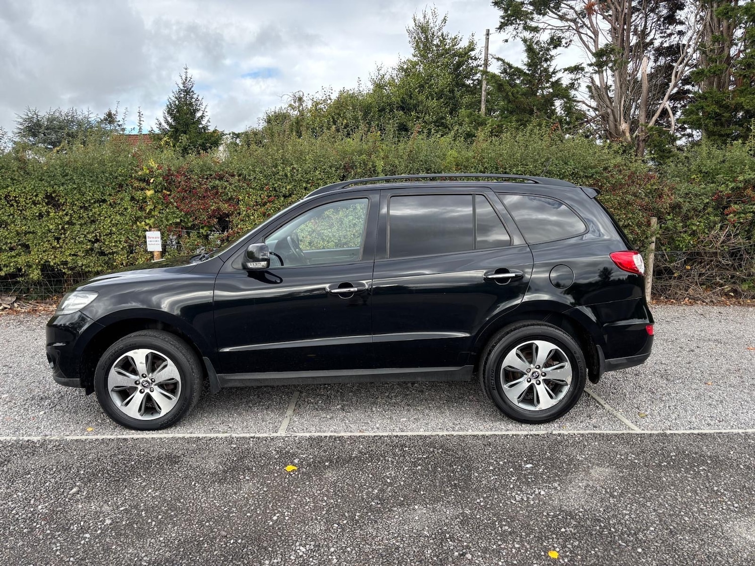 Used Hyundai Santa Fe 2012 for sale - 76583376: Photo 2