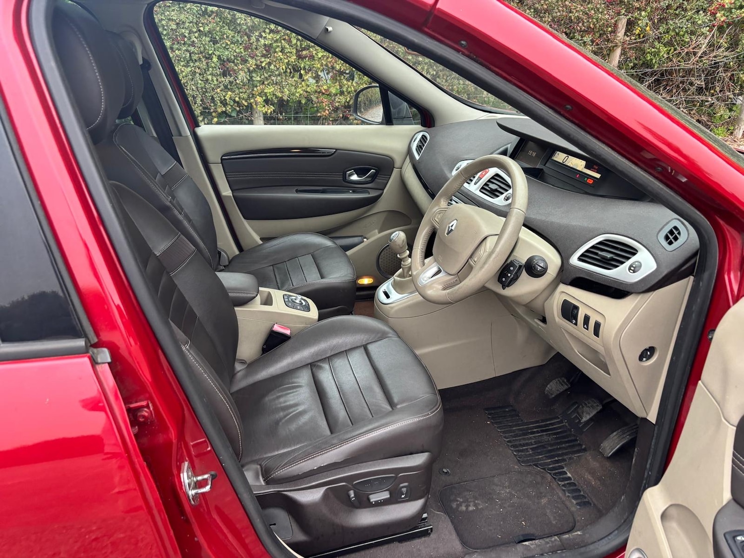 Used Renault Scenic 2010 for sale - 76273179: Photo 12