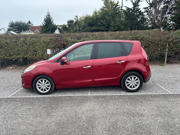 Used Renault Scenic 2010 for sale - 76273179: Photo 2