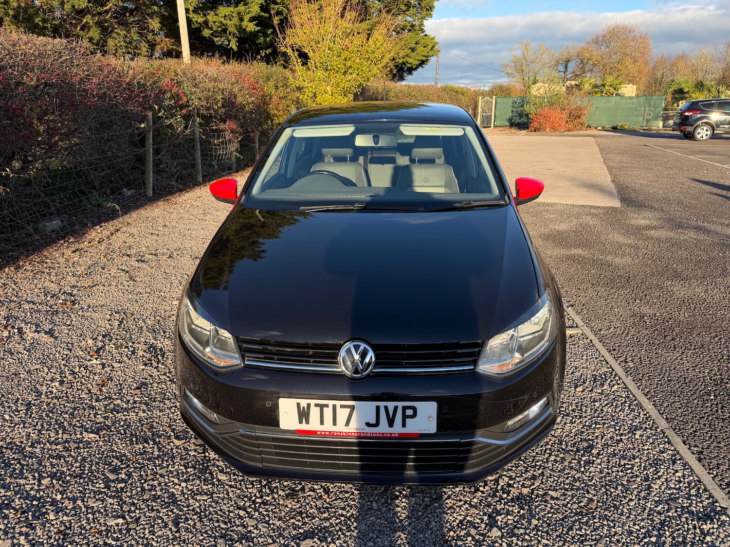 Used Volkswagen Polo 2017 for sale - 76697311: Photo 2