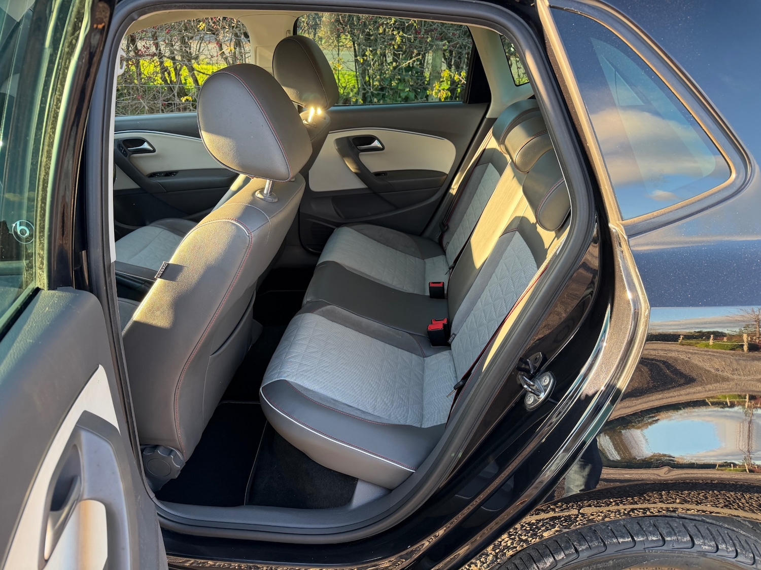 Used Volkswagen Polo 2017 for sale - 76697311: Photo 3