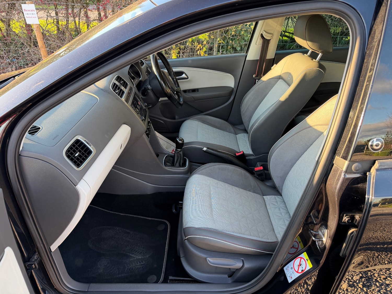 Used Volkswagen Polo 2017 for sale - 76697311: Photo 4