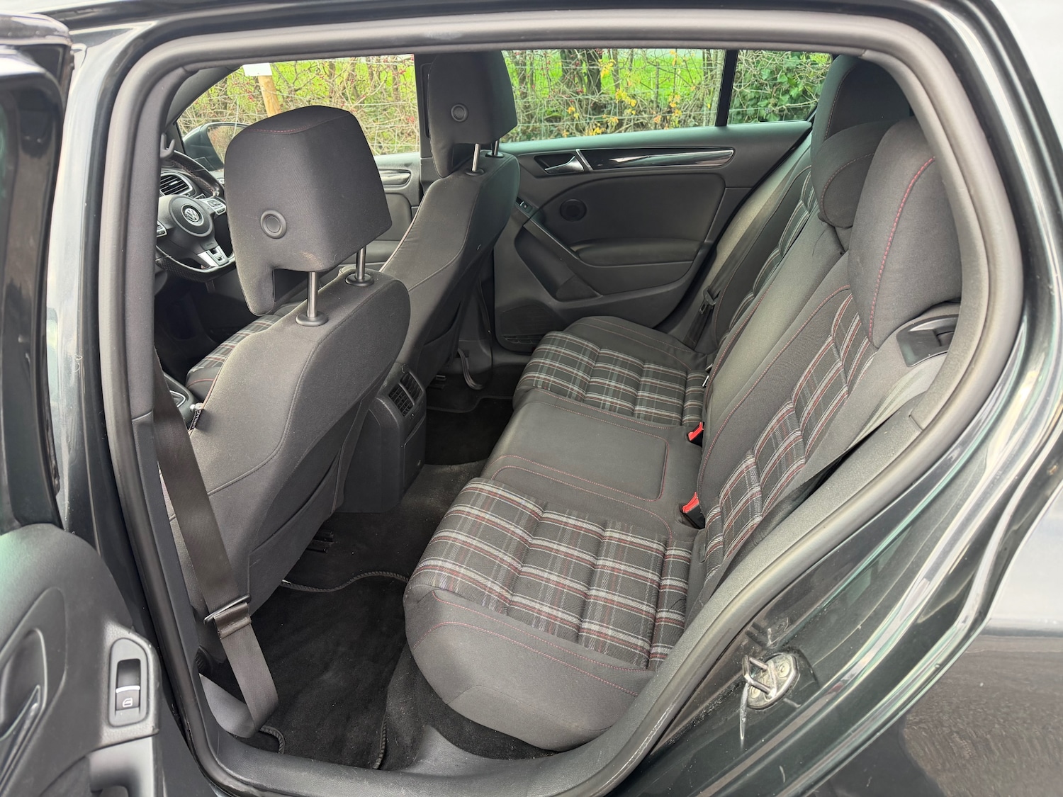 Used Volkswagen Golf 2010 for sale - 76906142: Photo 3