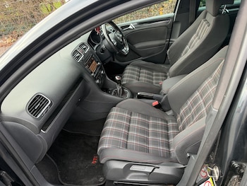 Used Volkswagen Golf 2010 for sale - 76906142: Photo