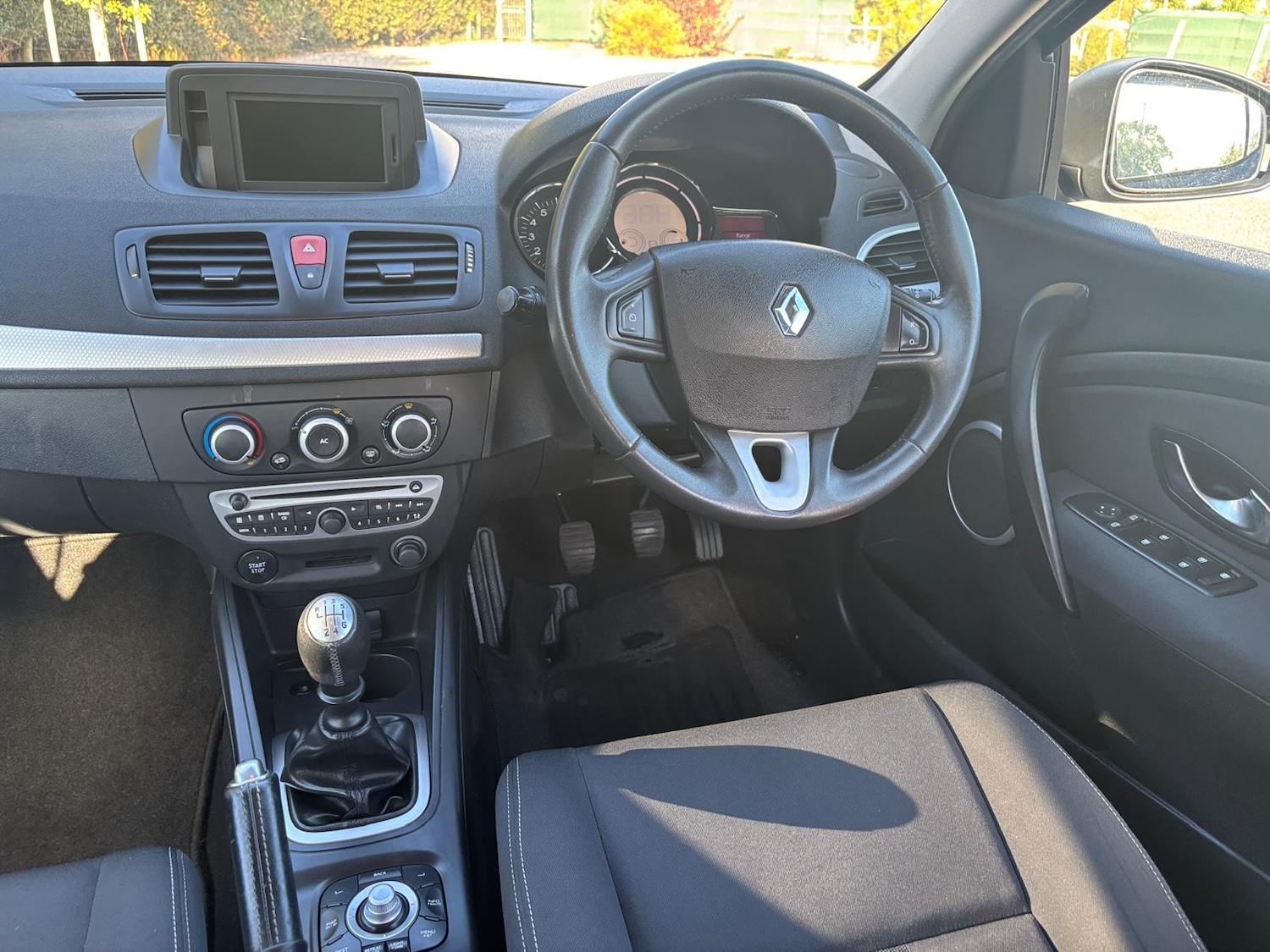 Used Renault Megane 2011 for sale - 76209184: Photo 17