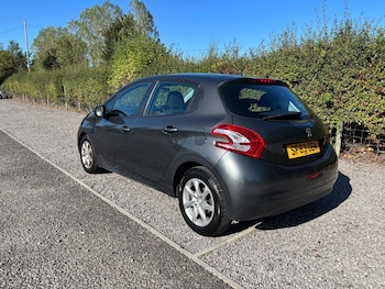 Used Peugeot 208 2013 for sale - 75820777: Photo