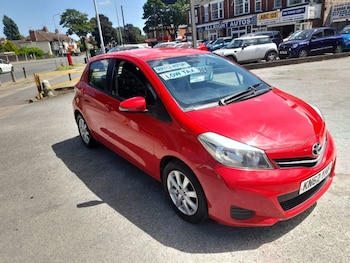 2013 - 1.0 VVT-i TR 5dr