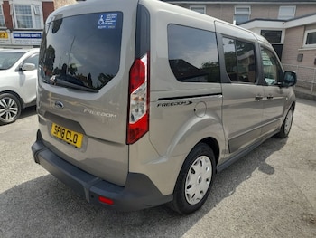 Used Ford Grand Tourneo Connect 2018 for sale - 75572877: Photo