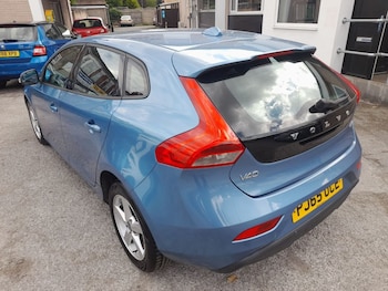 Used Volvo V40 2015 for sale - 75931684: Photo
