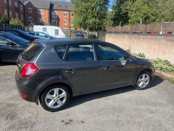 Used Kia Ceed 2010 for sale - 75875216: Photo