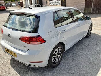 Used Volkswagen Golf 2018 for sale - 75410692: Photo