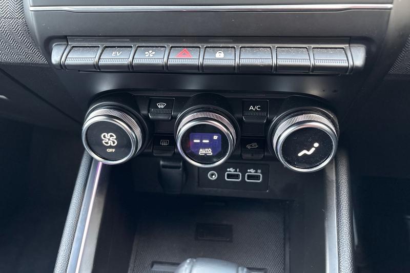 Used Renault Clio 2024 for sale - 77372419: Photo 15