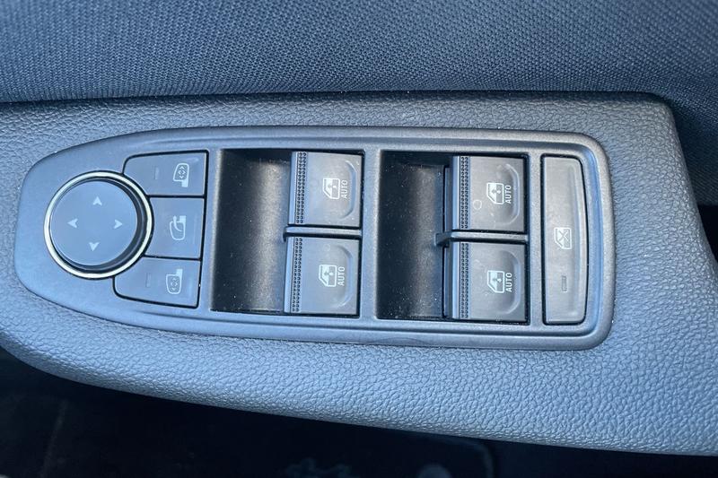 Used Renault Clio 2024 for sale - 76782338: Photo 16