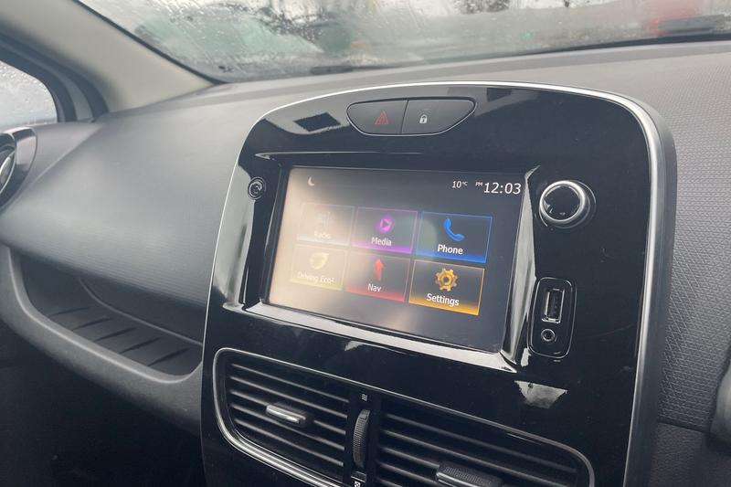 Used Renault Clio 2017 for sale - 77186930: Photo 17