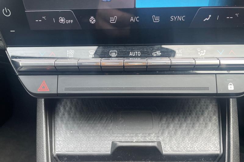 Used Renault Megane E Tech 2022 for sale - 77248755: Photo 15